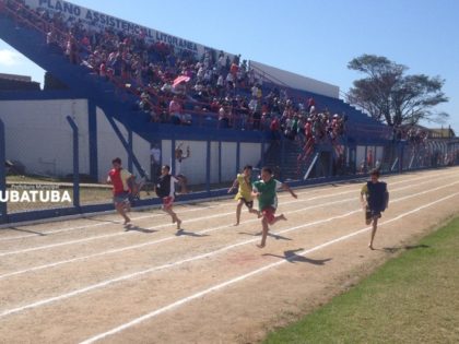 JORE 2026 reúne alunos em atividades de atletismo em Ubatuba